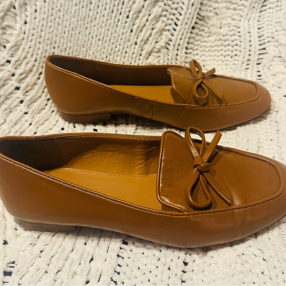 J.Crew Brown Tan Preppy Faux Leather Bow Flat Loafers Size 7 classic career - Picture 8 of 8